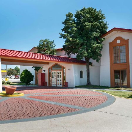 Howard Johnson By Wyndham Atlanta College Park Екстериор снимка