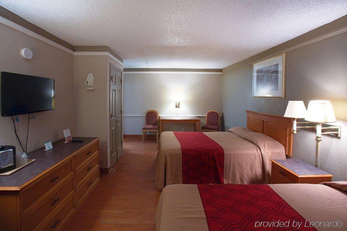 Howard Johnson By Wyndham Atlanta College Park Екстериор снимка