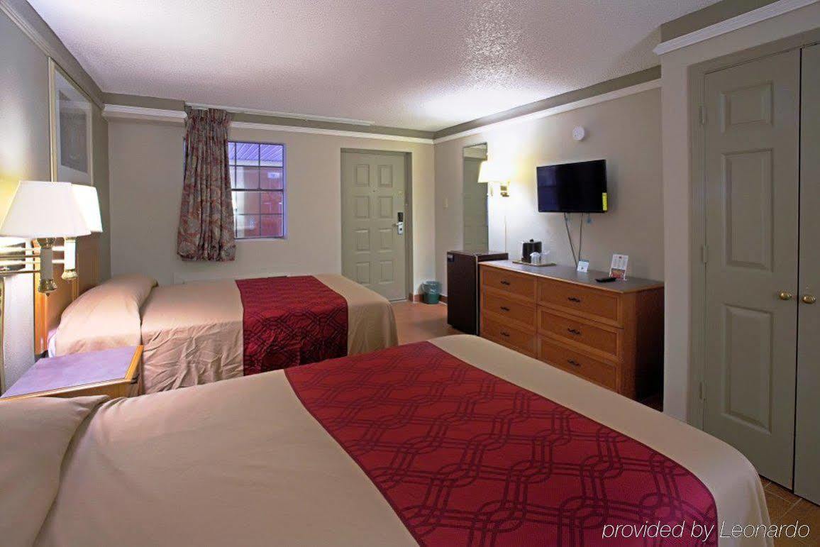 Howard Johnson By Wyndham Atlanta College Park Екстериор снимка