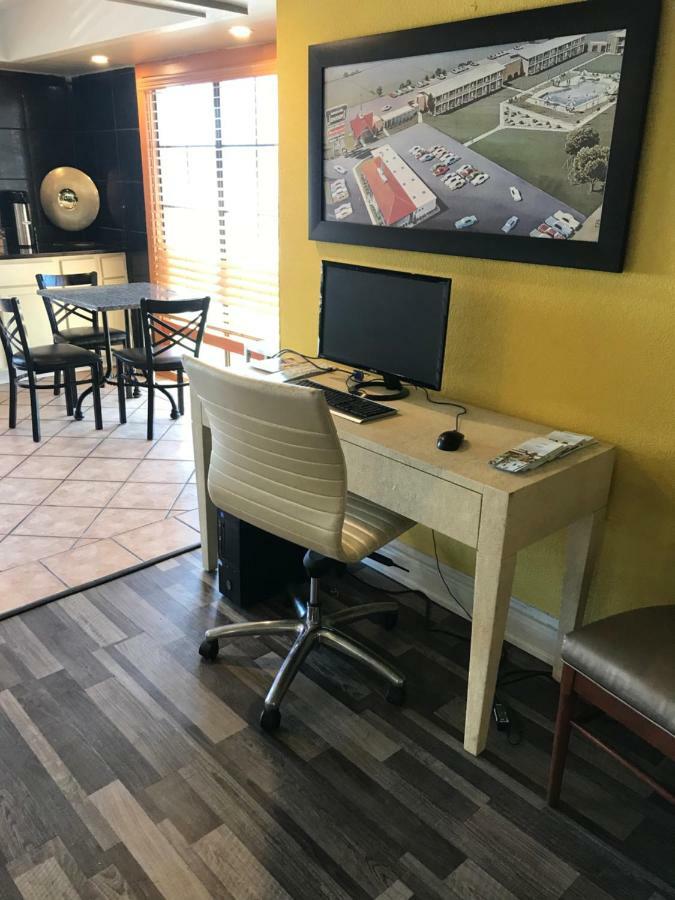 Howard Johnson By Wyndham Atlanta College Park Екстериор снимка