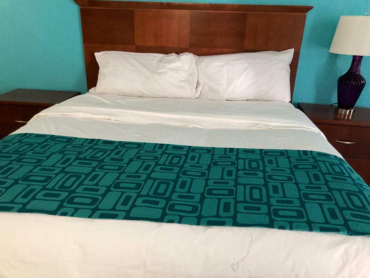 Howard Johnson By Wyndham Atlanta College Park Екстериор снимка
