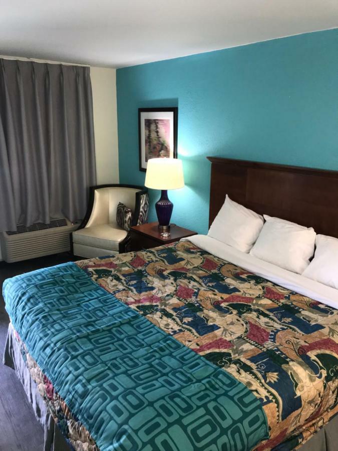 Howard Johnson By Wyndham Atlanta College Park Екстериор снимка
